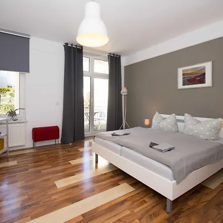 Mit Balkon Charming Homestay